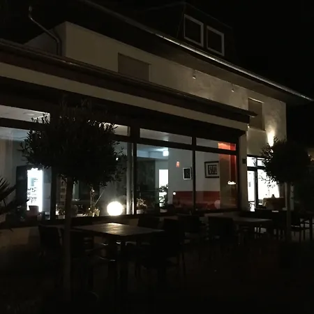 מלון Sevendays And Boardinghouse קירכהיים