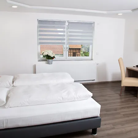 מלון Sevendays And Boardinghouse קירכהיים