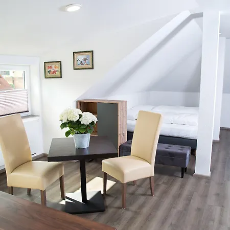 Sevendays And Boardinghouse מלון קירכהיים