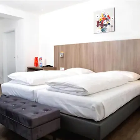 Sevendays And Boardinghouse מלון