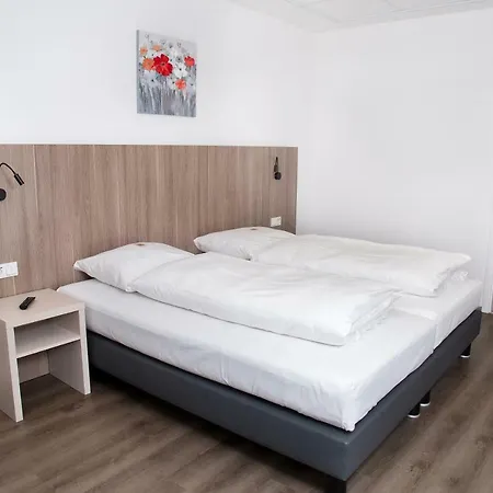 Sevendays And Boardinghouse מלון