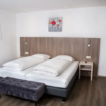 Sevendays And Boardinghouse Отель